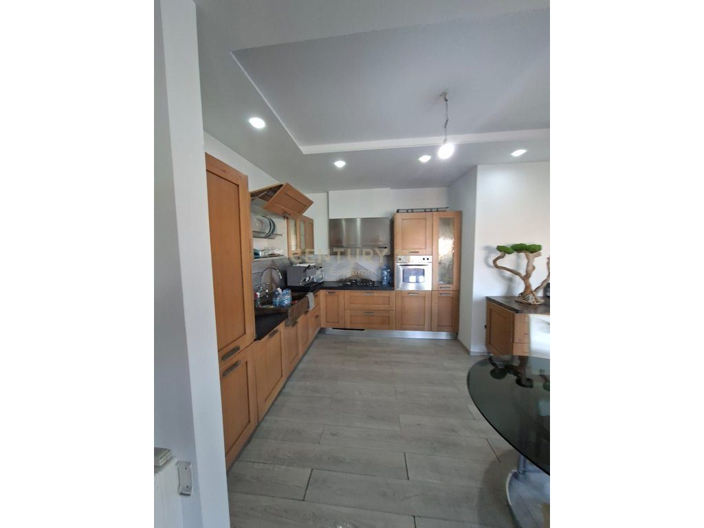 Jepet me qira apartament 4+1 pranë Urës së Dajlanit – Rruga Adria 2