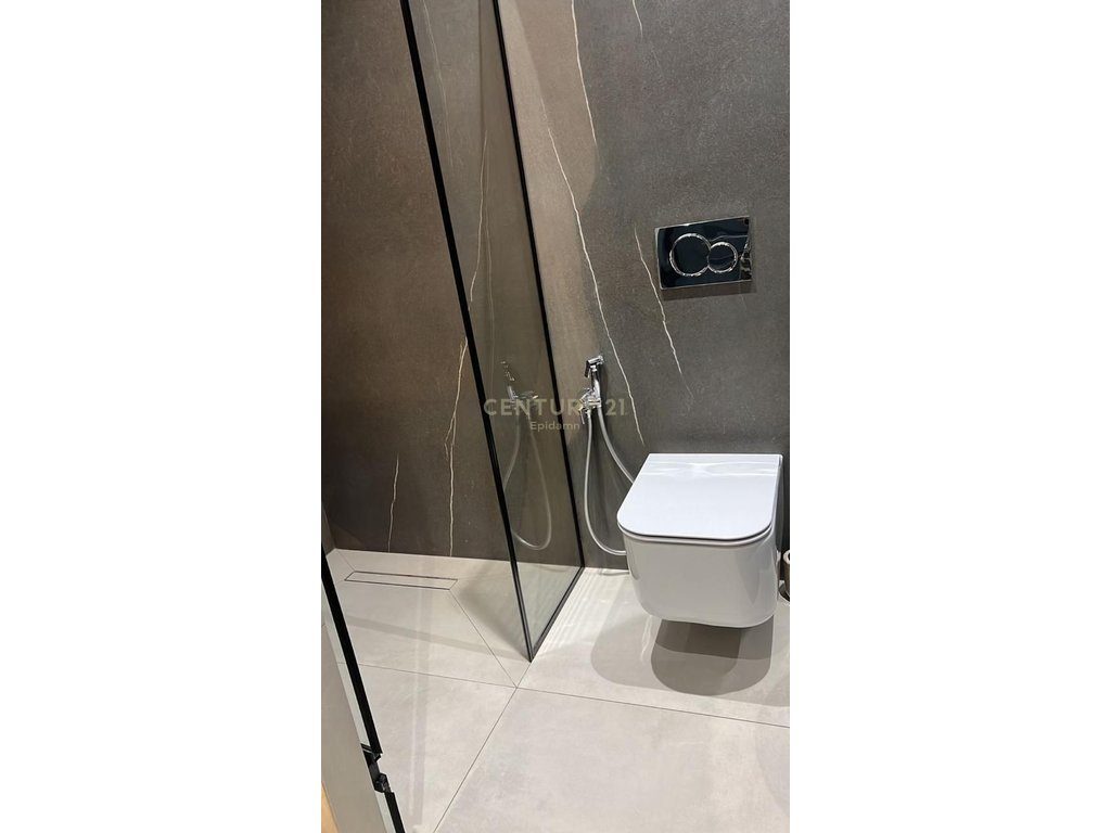 Apartament 2+1+2 + Post Parkimi – Kompleksi Marga, Bulevardi i Ri !!