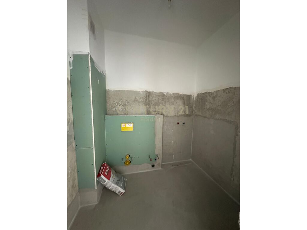 Apartament 2+1 në Shitje në Kavajë !! 2