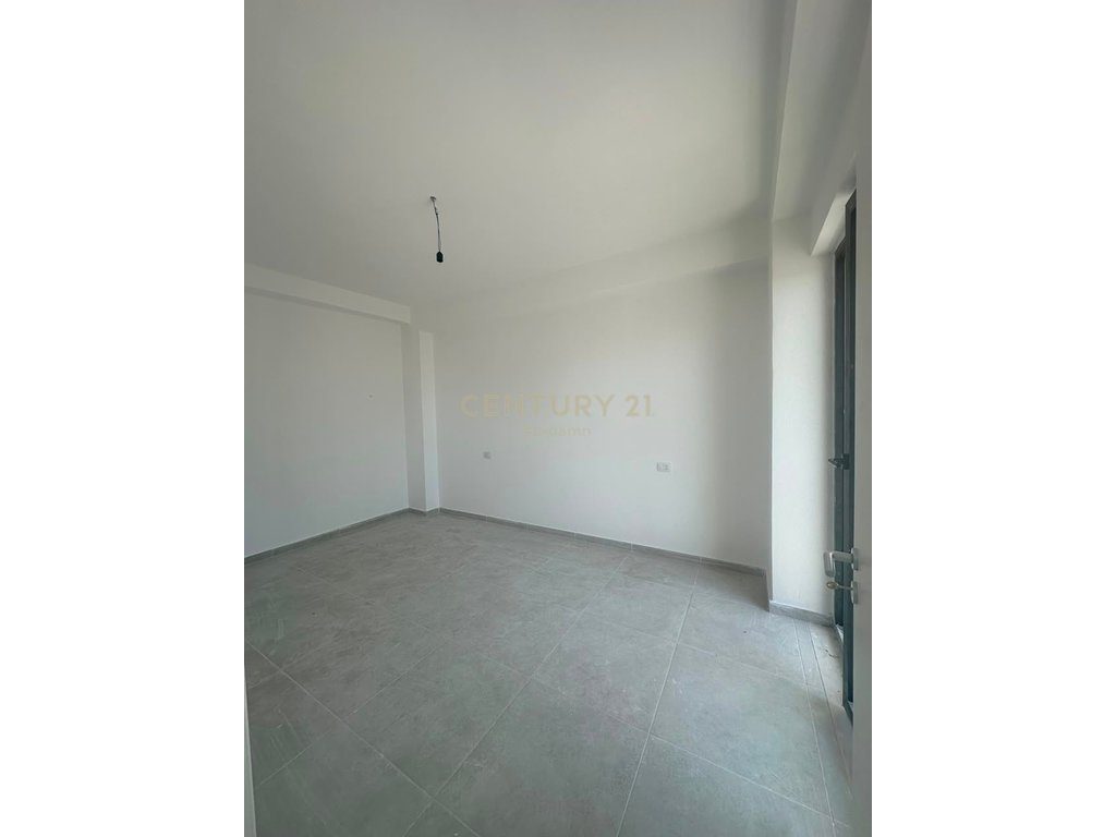 Apartament 1+1 për shitje në Malin e Robit ! 4