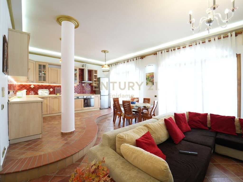 JEPET ME QIRA APARTAMENT 2+1 PRANE PALLATIT TE SPORTIT !