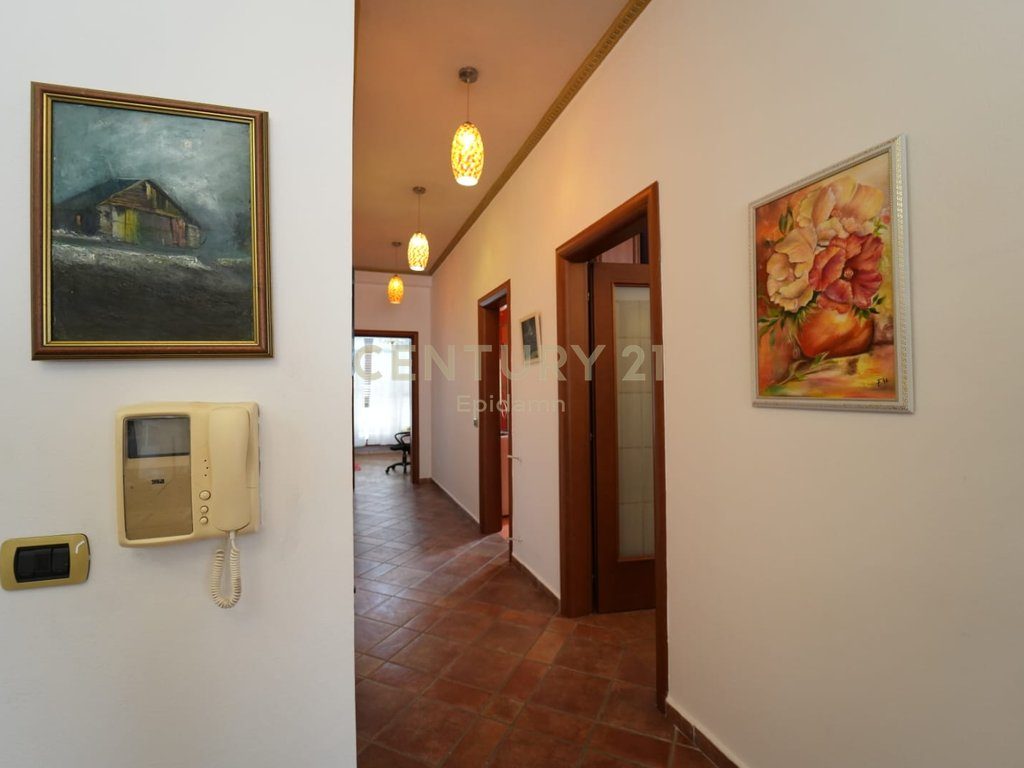 JEPET ME QIRA APARTAMENT 2+1 PRANE PALLATIT TE SPORTIT ! 4