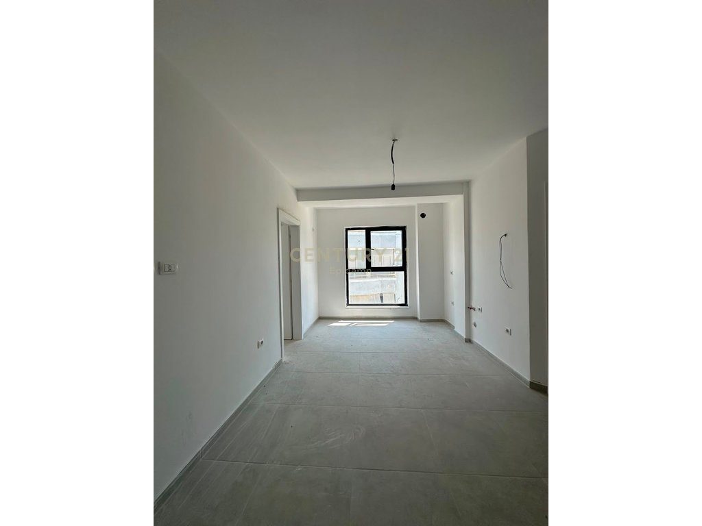 Apartament 1+1 për shitje në Malin e Robit !