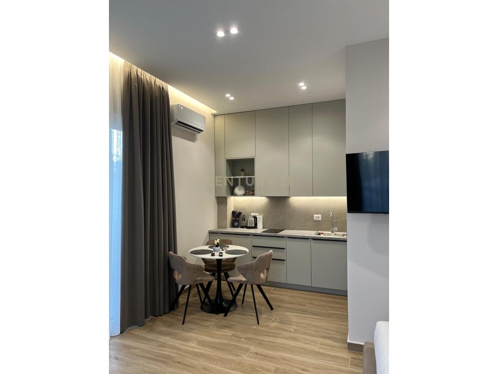 Shiten 2 Studio ne Plazh Iliria ,80 Metra larg Detit !!