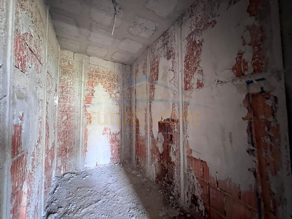 Shitet, Apartament 2+1+2, Ali Demi, Tiranë. 3