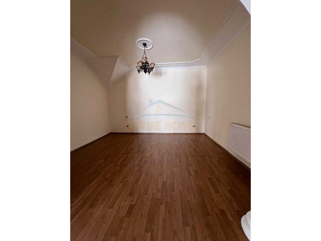 Qera, Duplex për Zyra, Blloku, Tiranë.