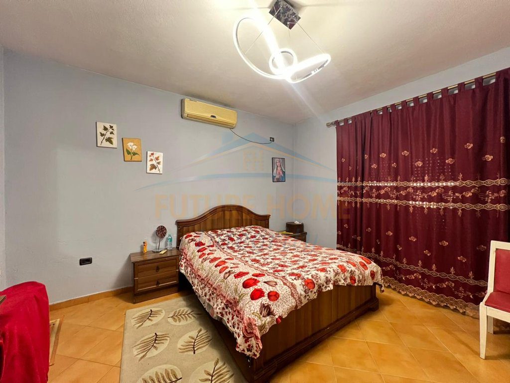Shitet, Vilë 3-Katëshe, Rruga Siri Kodra, Tiranë. 3