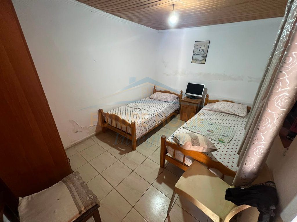 Qera, Shtëpi Private, Xhamllik, Tiranë. 3