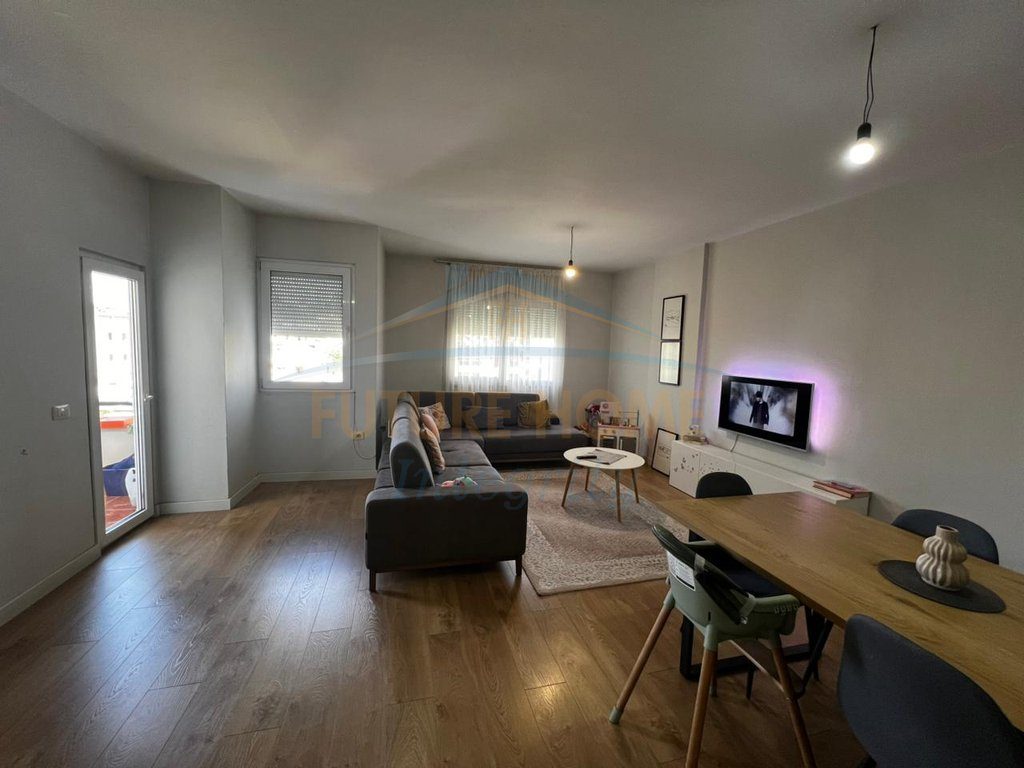 Shitet, Apartament 2+1, Yzberisht, Tiranë.