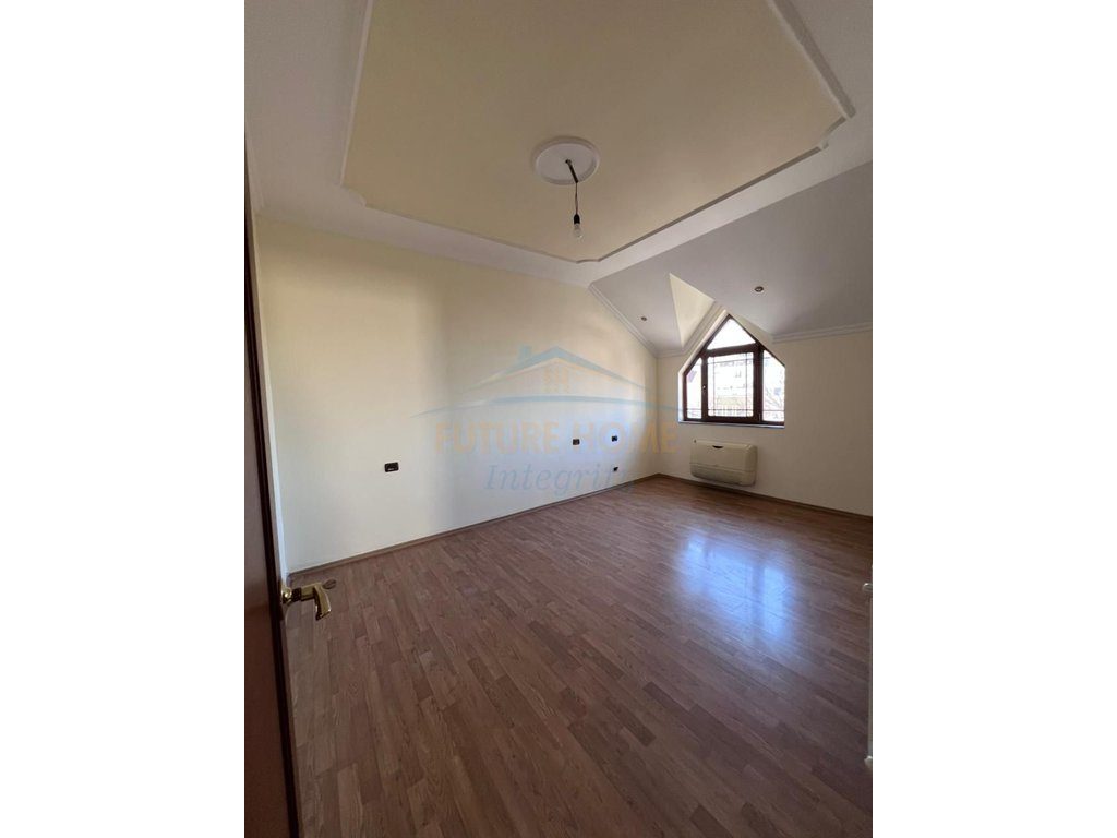 Qera, Duplex për Zyra, Blloku, Tiranë. 4