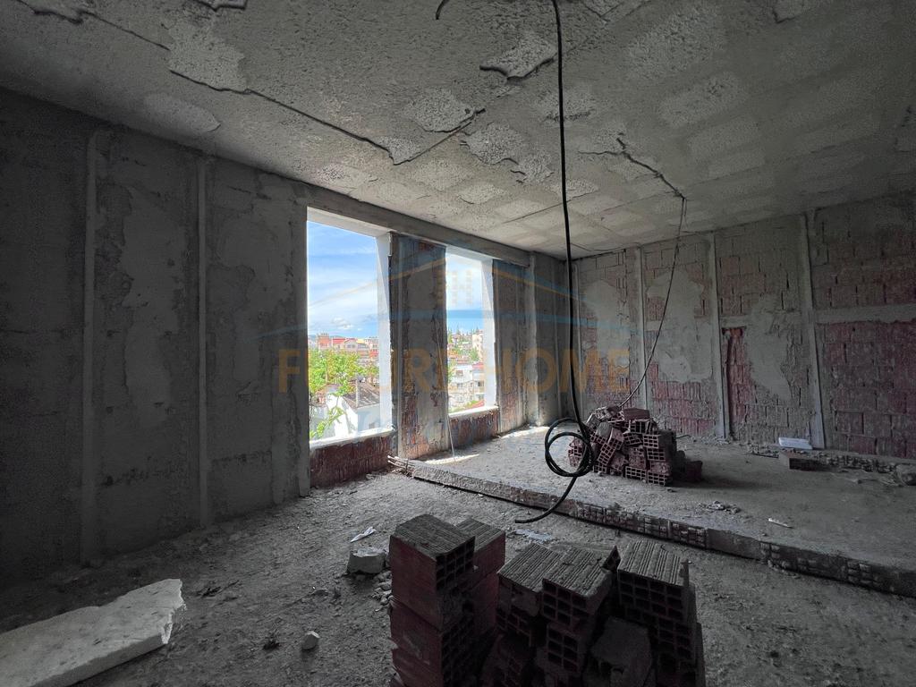 Shitet, Apartament 2+1+2, Ali Demi, Tiranë. 2