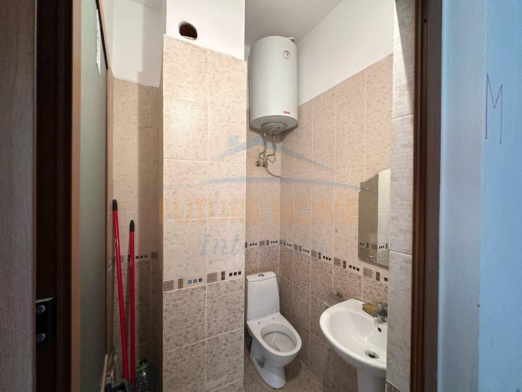 Qera, Ambient Biznesi, Rruga Vllazën Huta, Tiranë. 4