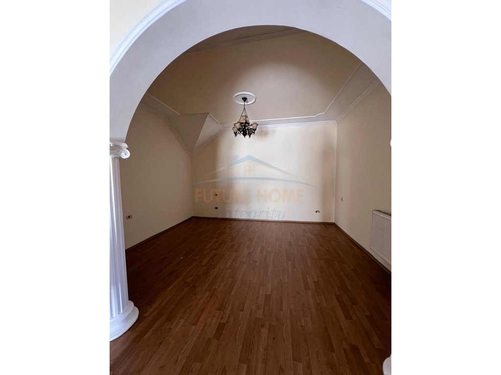 Qera, Duplex për Zyra, Blloku, Tiranë. 3
