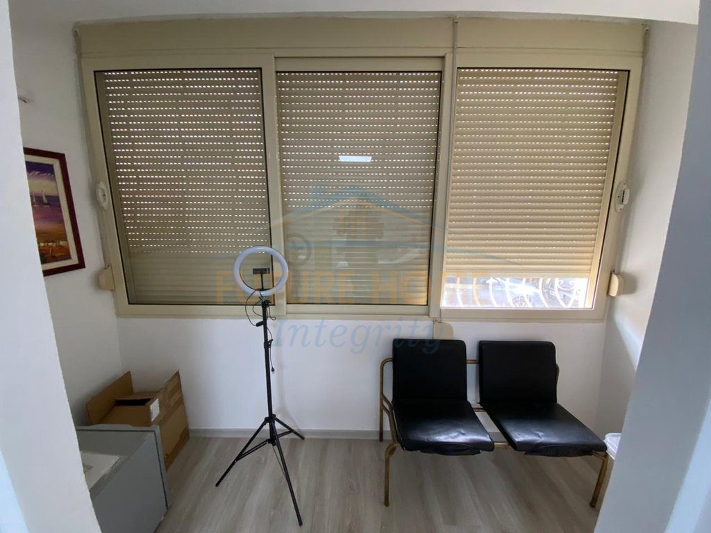 Qera, Ambient biznesi, Myslym Shyri, Tiranë. 3