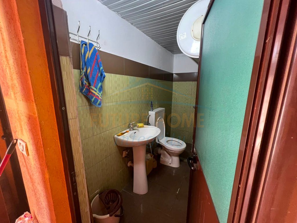 Qera, Shtëpi Private, Xhamllik, Tiranë.