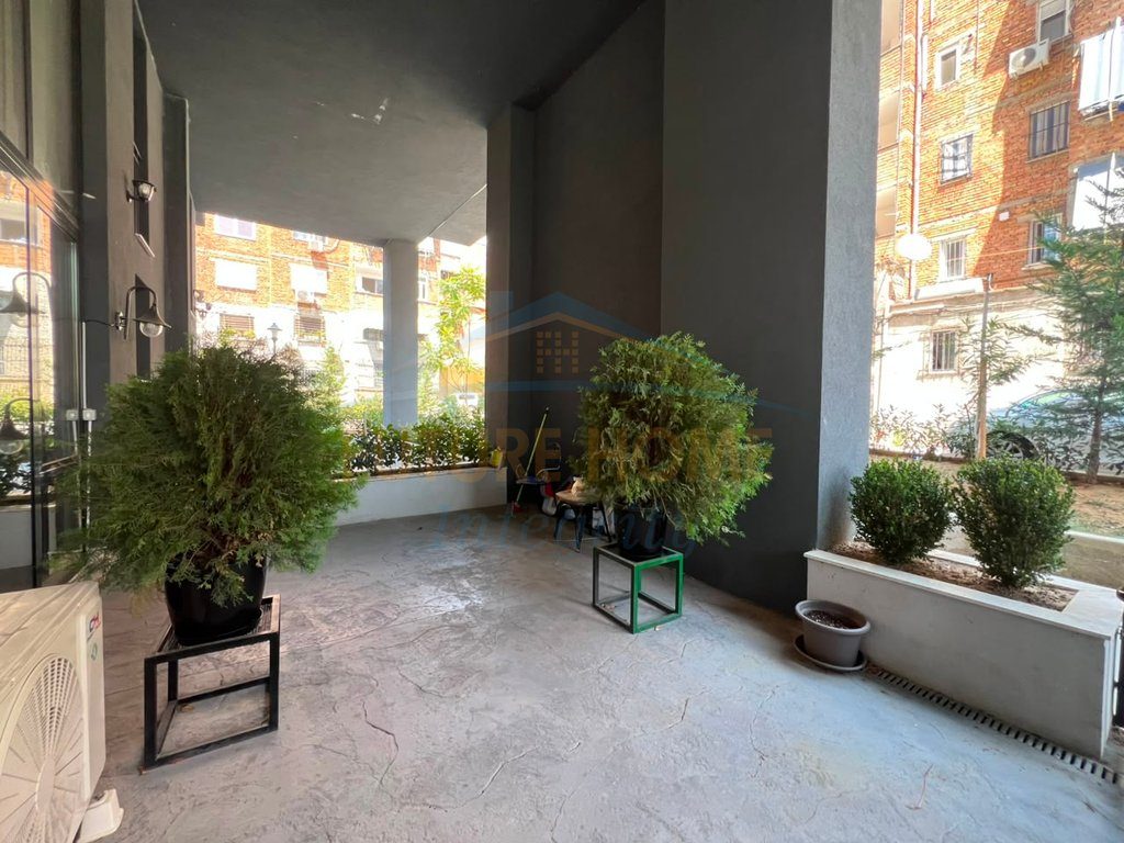 Qera, Ambient duplex për Zyra, Pazari i Ri, Tiranë. 4