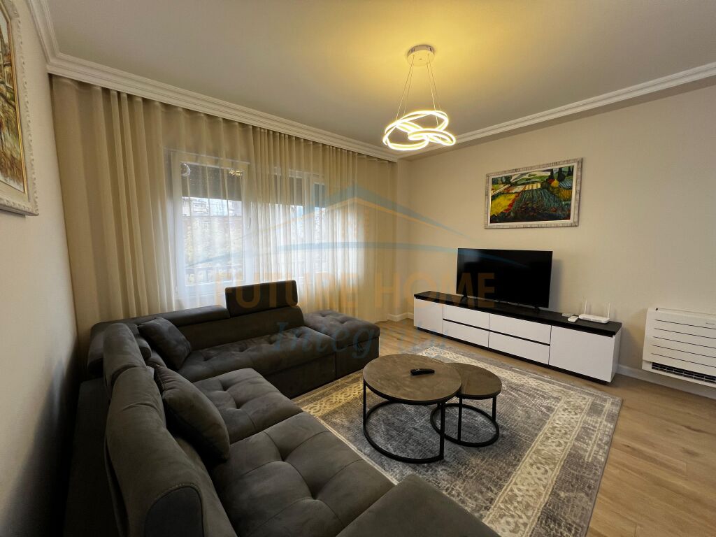 Qera, Apartament 2+1+3, Pazari i Ri, Tiranë. 2