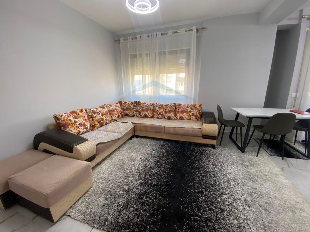 Qera, Apartament 1+1+Post Parkimi, Shkolla e Baletit, Tiranë.