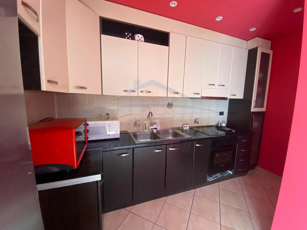 Qera, Apartament 2+1, Fresk, Tiranë. 3