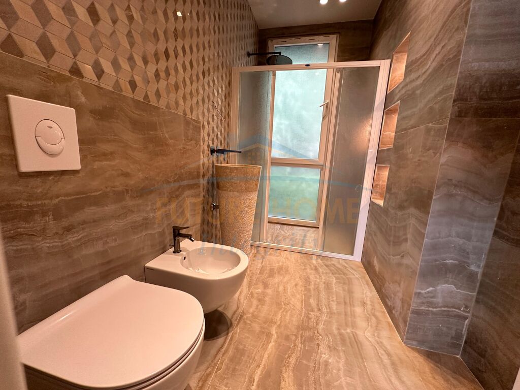 Shitet, Apartament 3+1+2+Garazh, Pallati i Brigadave, Tiranë. 2
