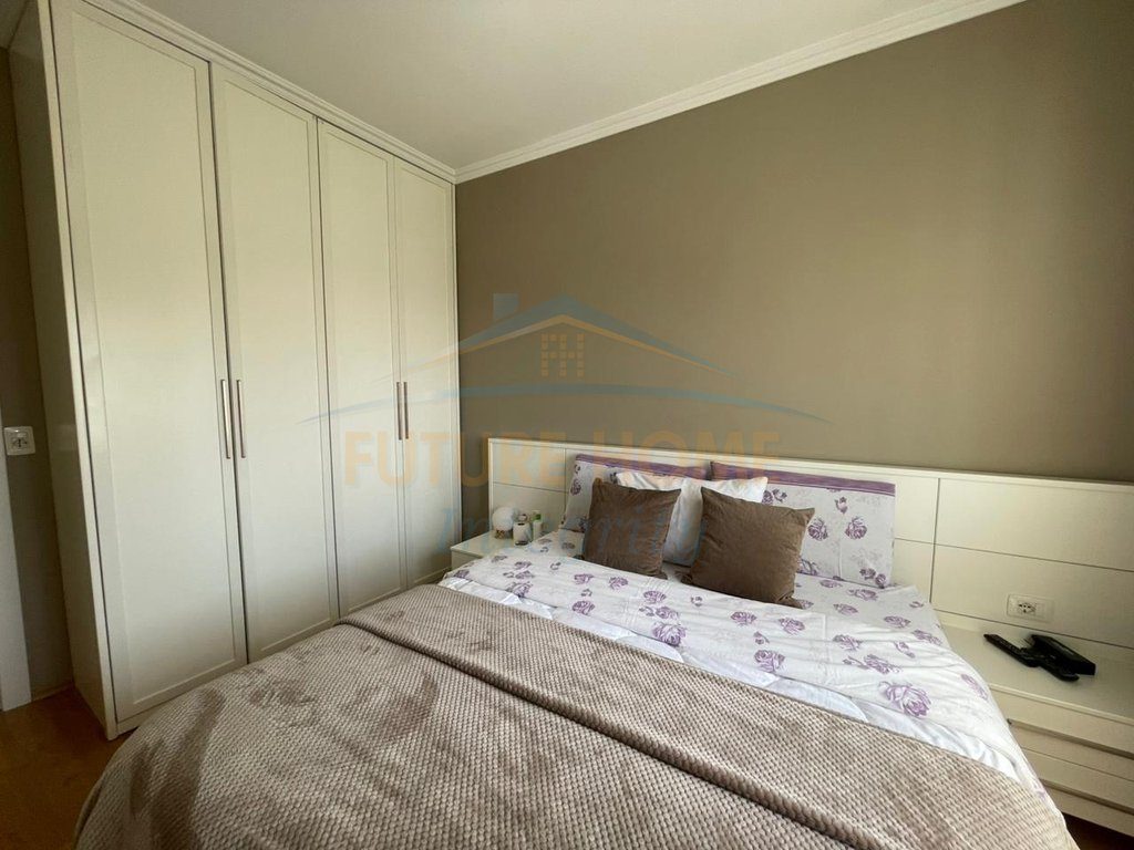 Shitet, Apartament 3+1+2, Fresk, Tiranë. 4