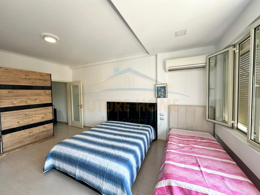 Shitet, Apartament 2+1+2, Kompleksi Grand, Tiranë. 3