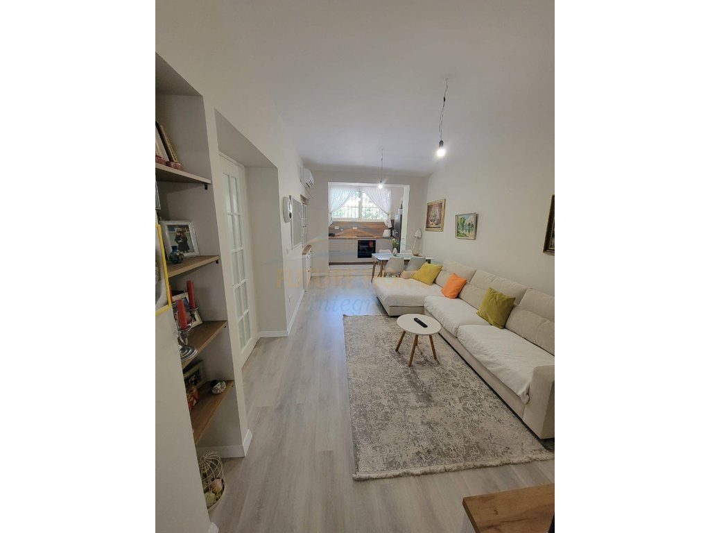 Shitet, Apartament 1+1, Rruga Tefta Tashko Koço, Tiranë. 4