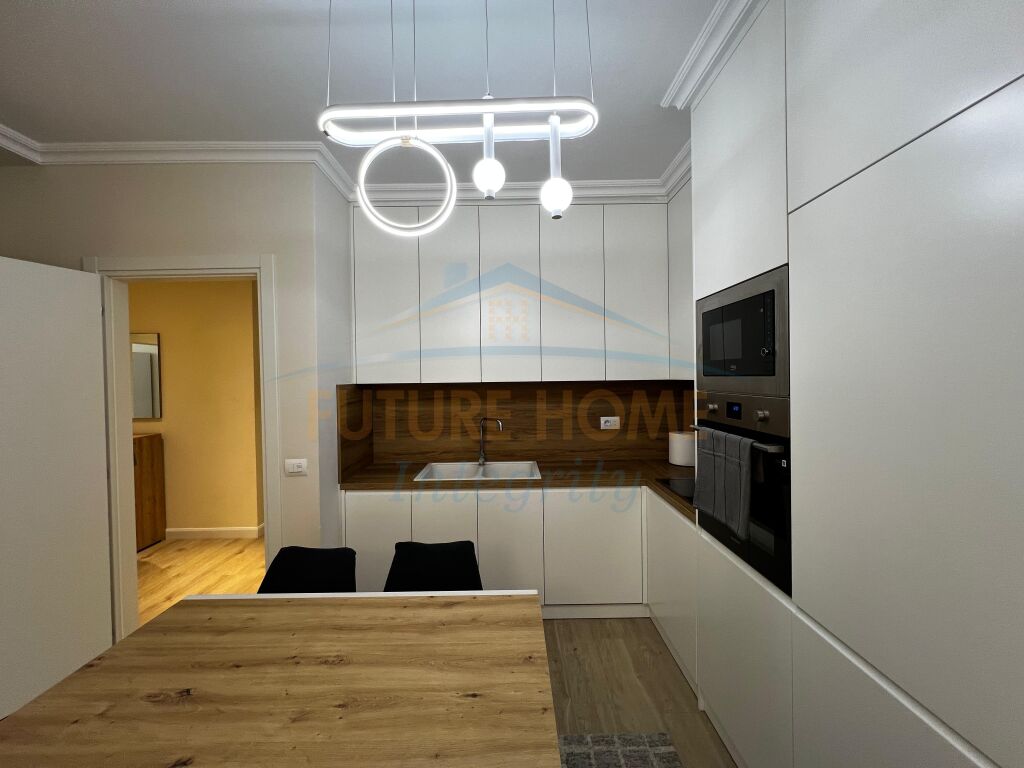 Qera, Apartament 2+1+3, Pazari i Ri, Tiranë. 3