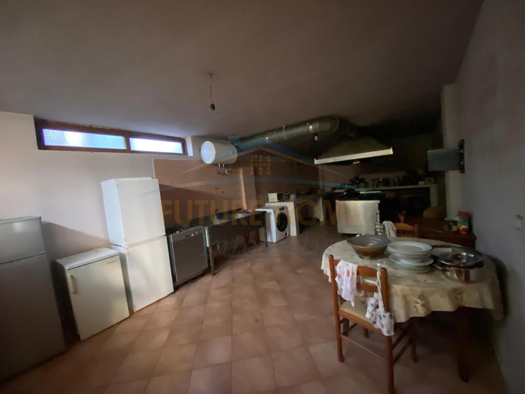 Qera, Ambient Biznesi 2-katësh+Parkim, Sauk, Tiranë.