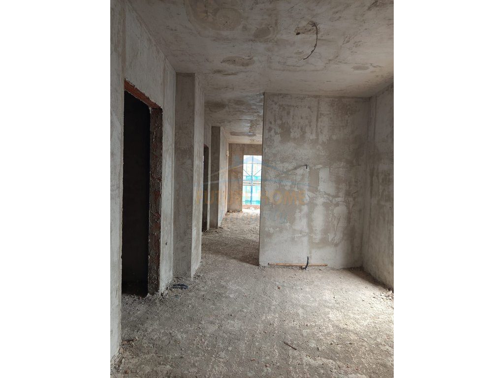 Shitet, Apartament 3+1+2+Post parkimi, Bulevardi Bajram Curri, Tiranë. 4