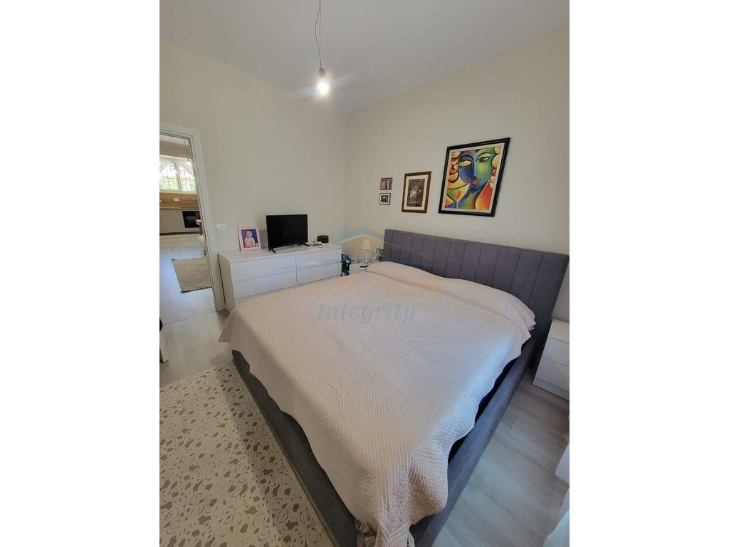 Shitet, Apartament 1+1, Rruga Tefta Tashko Koço, Tiranë. 3