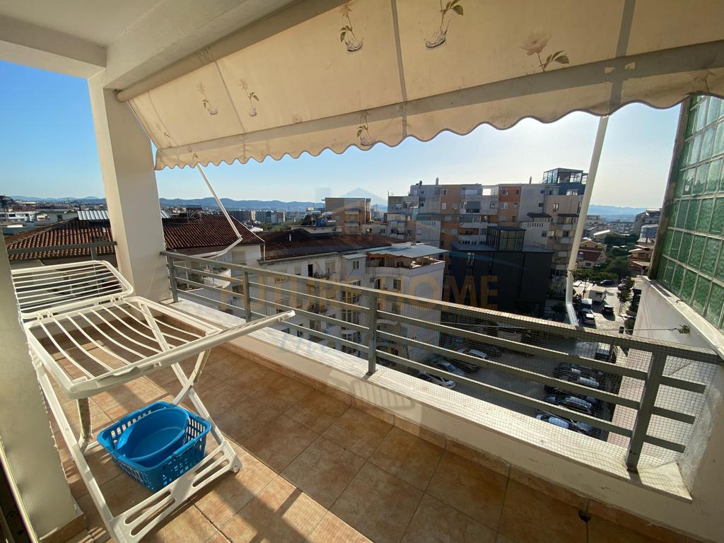 Qera, Apartament 2+1, Fresk, Tiranë. 4
