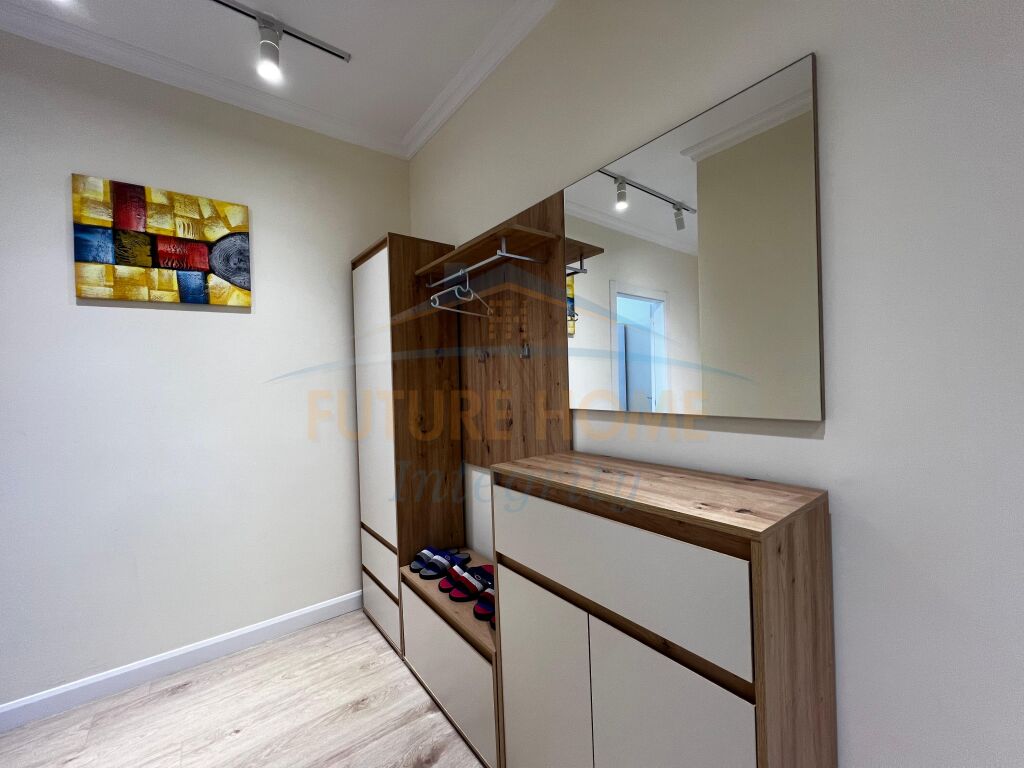 Qera, Apartament 2+1+3, Pazari i Ri, Tiranë. 4