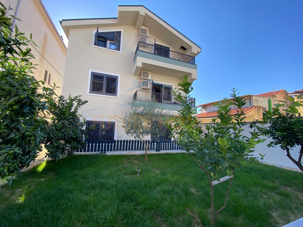 Qera, Apartament 2+1+2+Post Parkimi, Ish Tregu Elektrik, Tiranë.