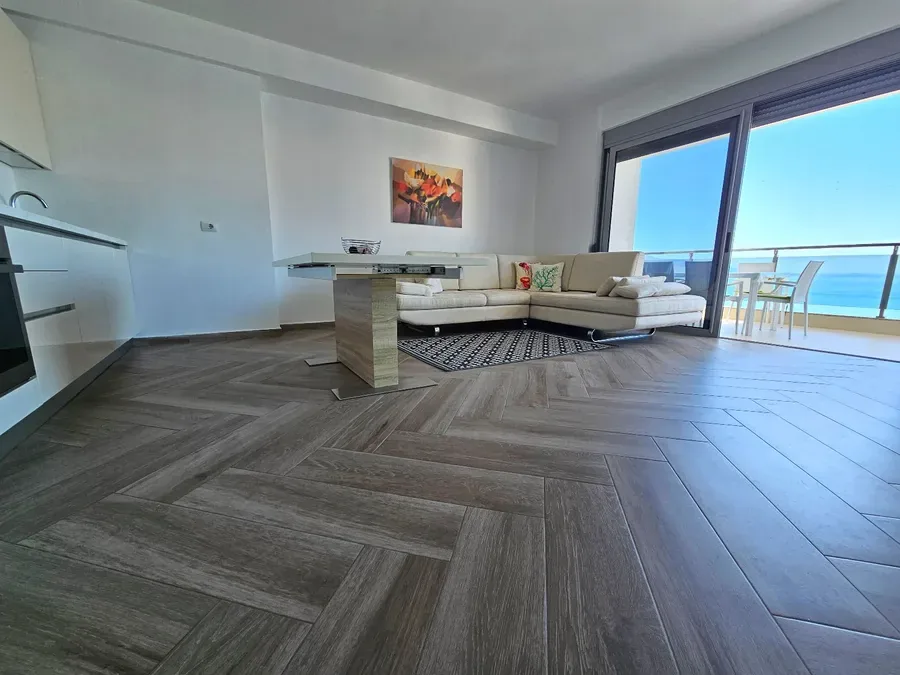Seafront 3-Bedroom Apartment for Sale 4