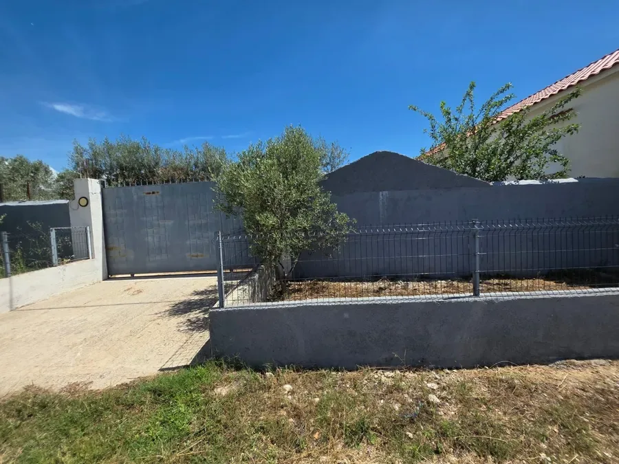 Private Apartment for Sale Near Saranda | 3 Bedrooms, 213 m² Land and Private Parking 4