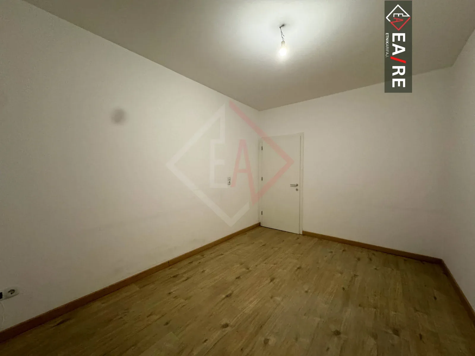 BANES-ZYRE ME QIRA NE RRUGEN C 4