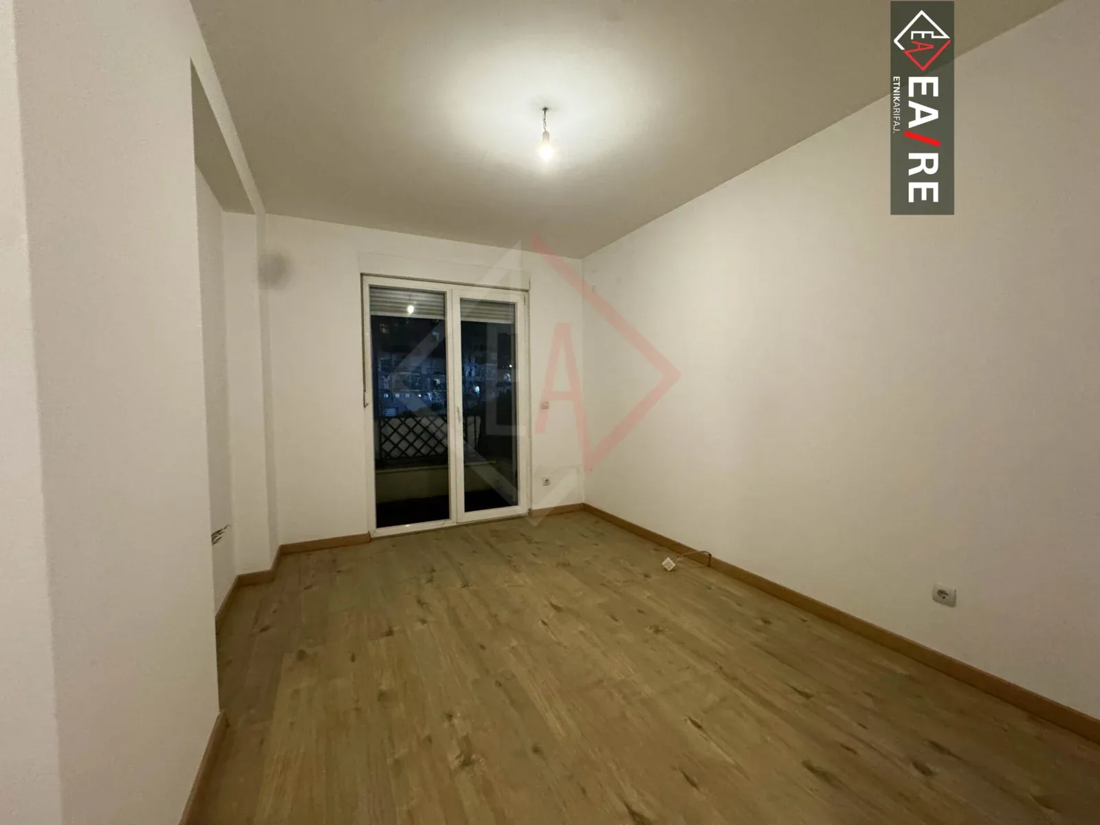 BANES-ZYRE ME QIRA NE RRUGEN C