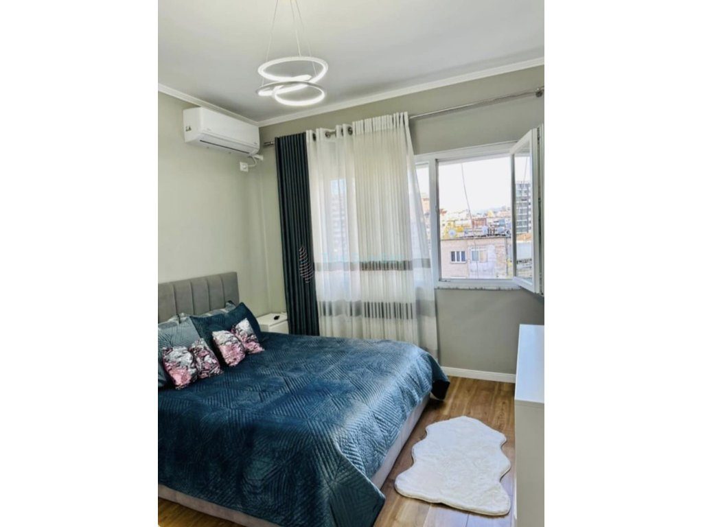 Apartament 1+1 për shitje në Rrugën Ali Demi