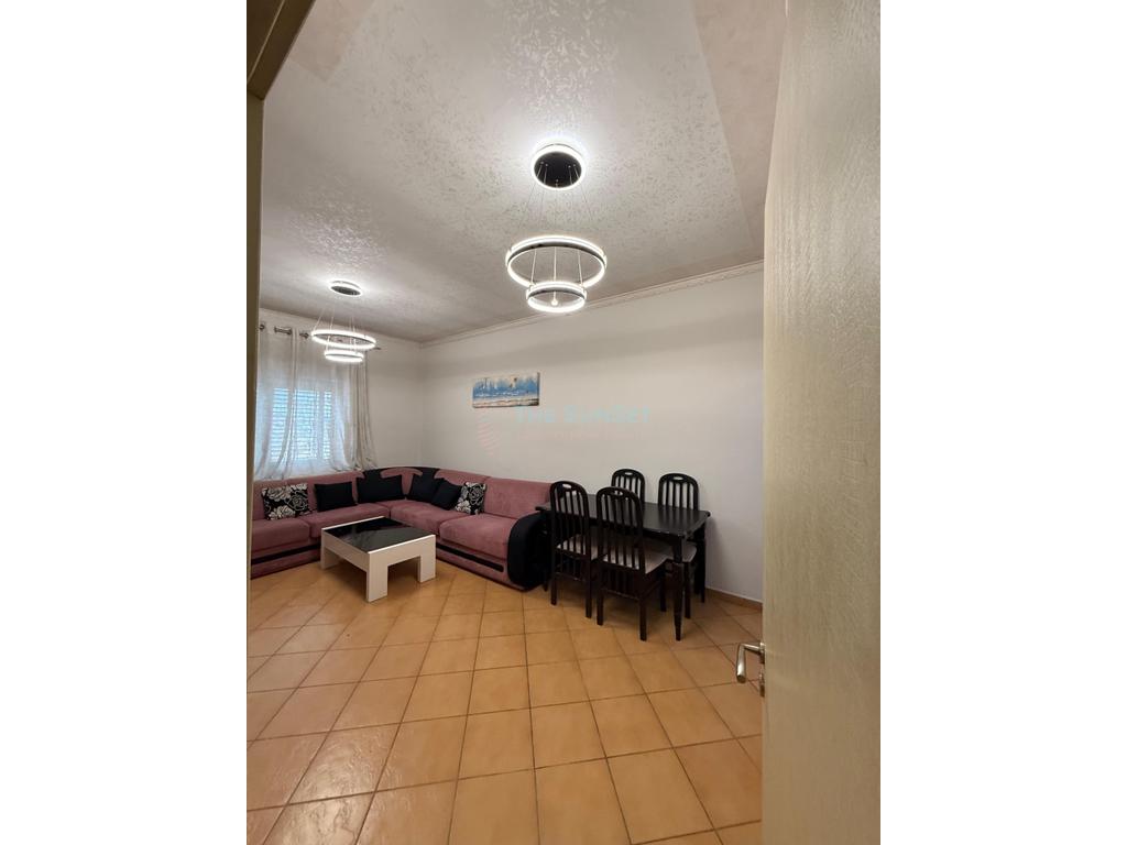 Apartament 1+1 për shitje në Rrugën Ali Demi 2