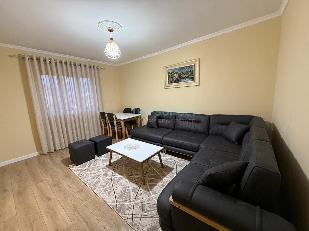 Apartament 1+1 për shitje në Rrugën Ali Demi