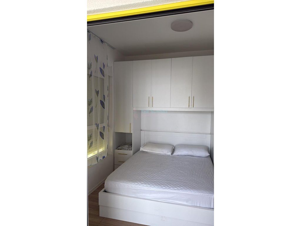 Apartament 1+1 për qira në Kompleksin Mangalem