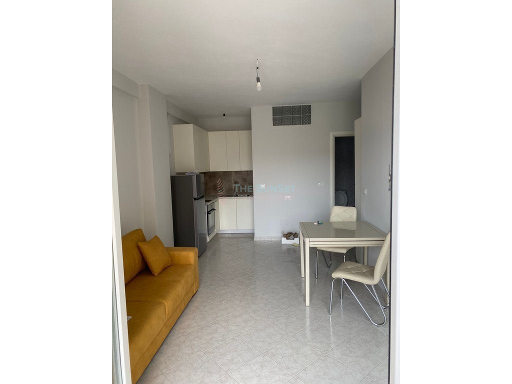 Apartament 2+1 ne hyrje te Plazhit te Vjetër në Vlorë. 2