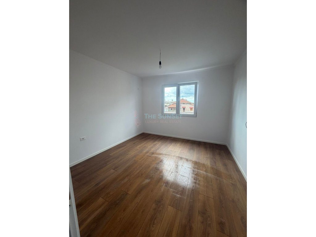 Apartament 2+1 për shitje në Rrugën e Kokonozëve