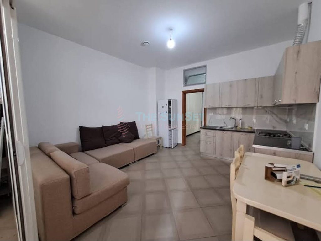Apartament 2+1 për shitje në zonën e 5 Majit 3