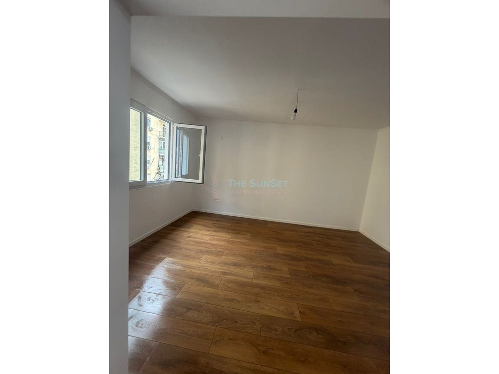 Apartament 2+1 për shitje në Rrugën e Kokonozëve 2