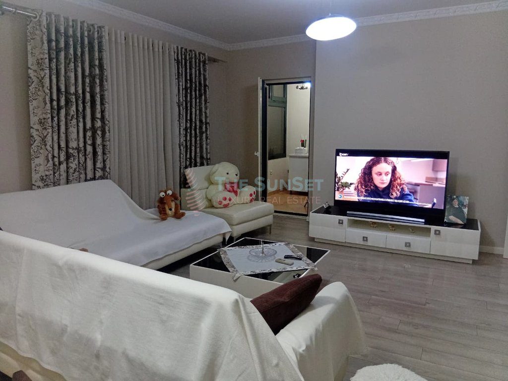 Apartament 2+1 për shitje në Rrugën e Brrakës