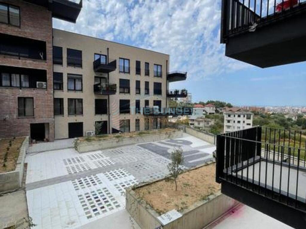 Apartament 1+1 për shitje te Kodra e Diellit 2 4
