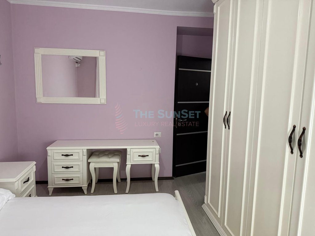 Apartament 2+1 për qira në Komunën e Parisit 4