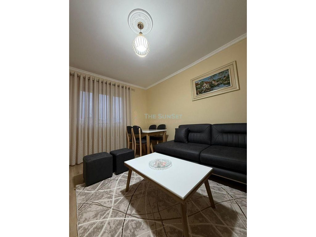 Apartament 1+1 për shitje në Rrugën Ali Demi 3